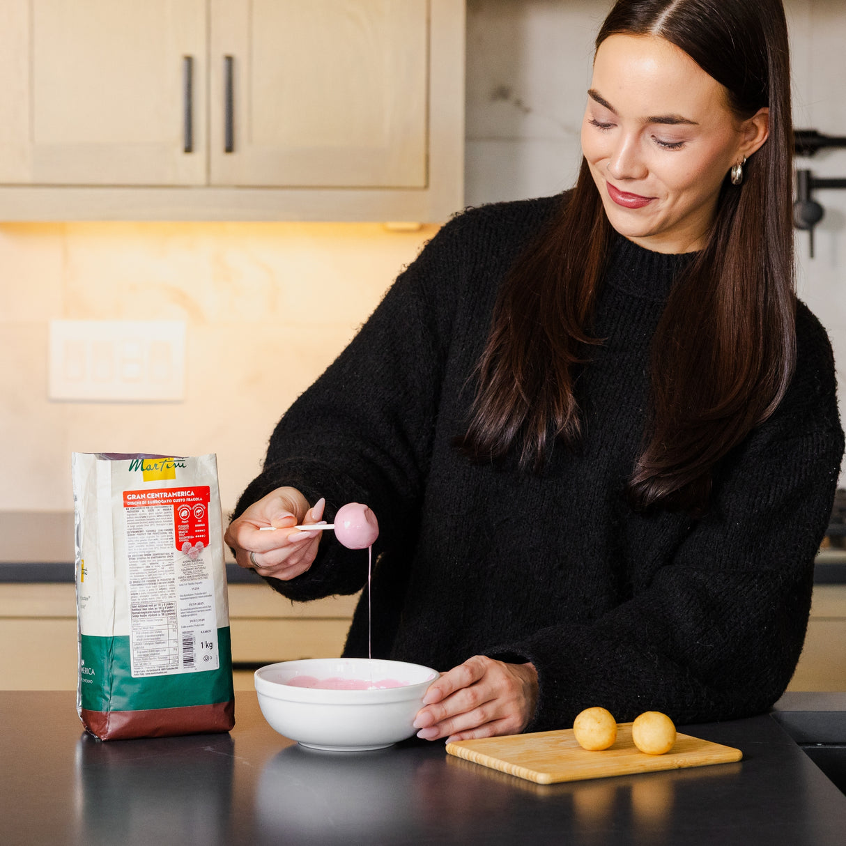 Gran Centramerica Strawberry Melting Wafers - 2.2 lb