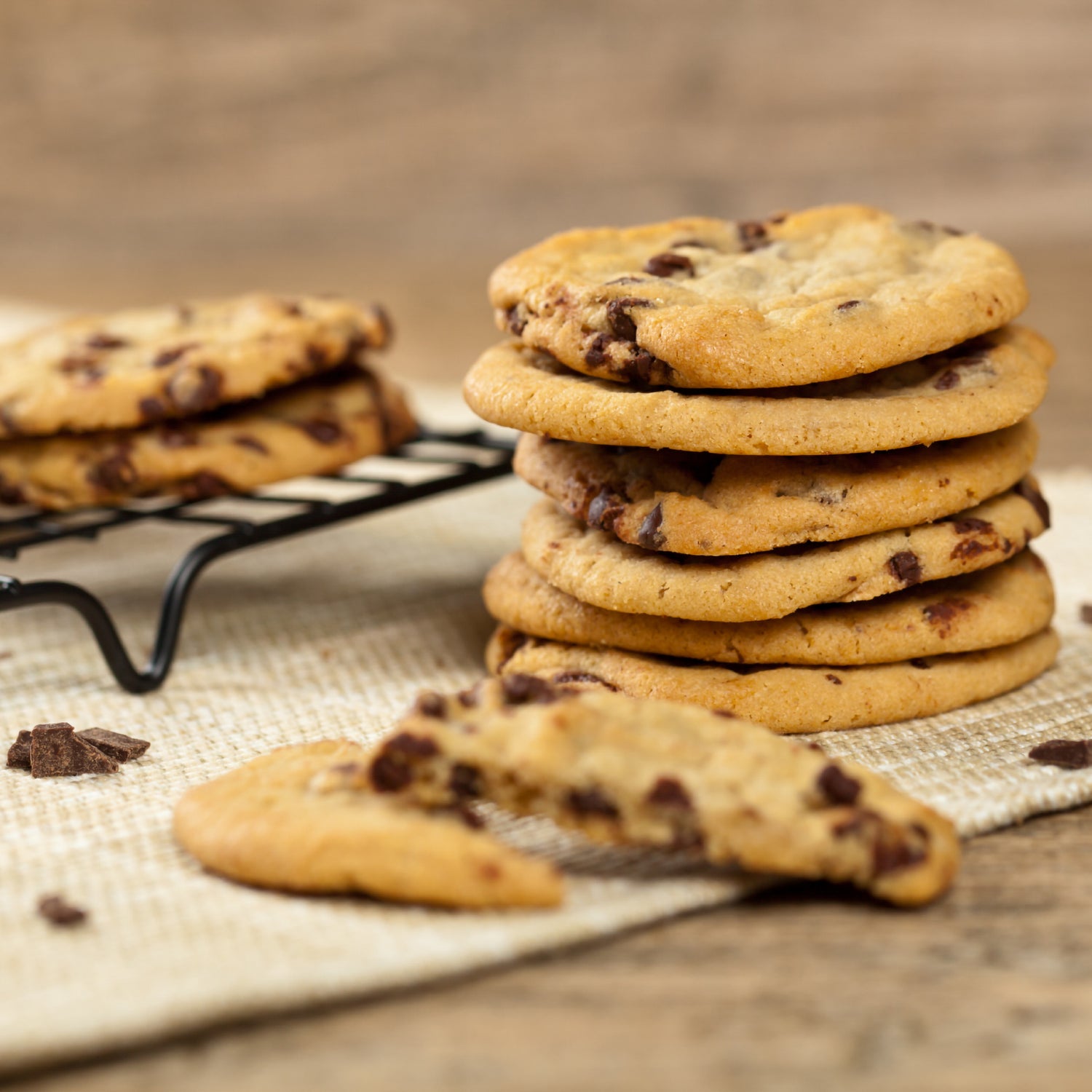 Dark Chocolate Chips 1M - 22 lb
