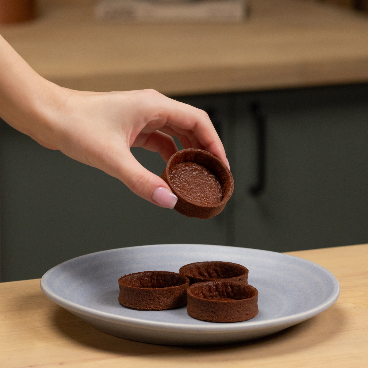 Medium Round Chocolate Tart Shells 2.17" (Pack of 120)