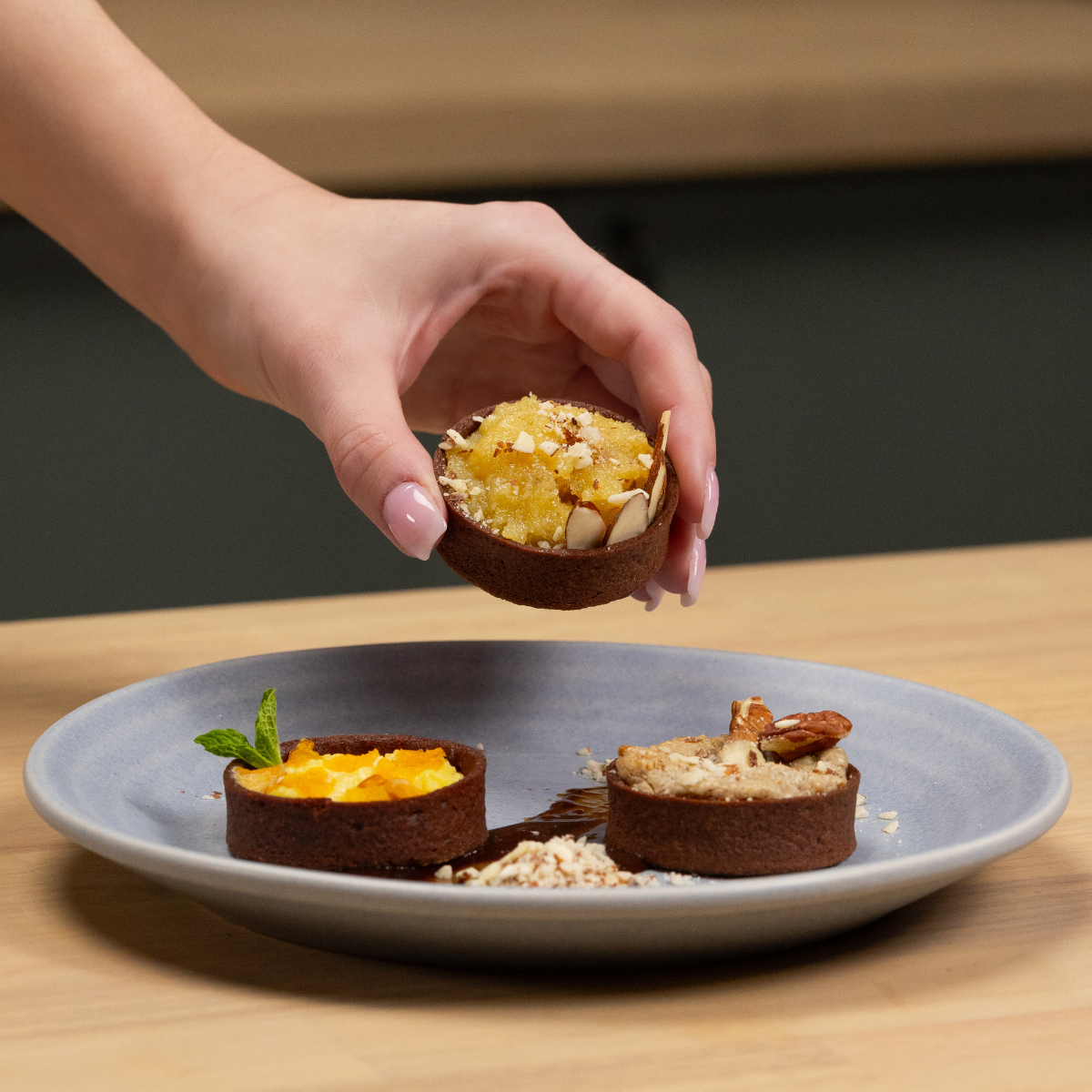 Medium Round Chocolate Tart Shells 2.17" (Pack of 120)
